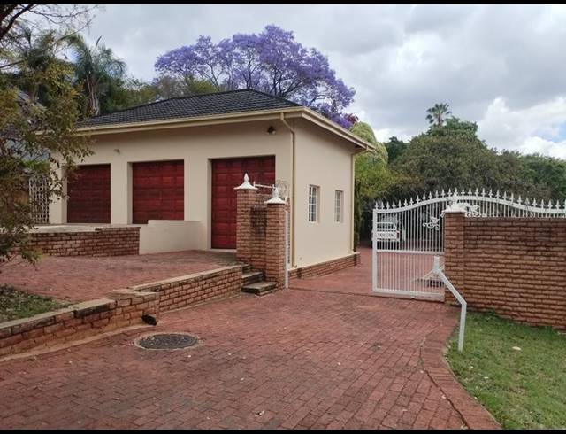 9 BEDROOM HOUSE FOR SALE IN MUCKLENEUK